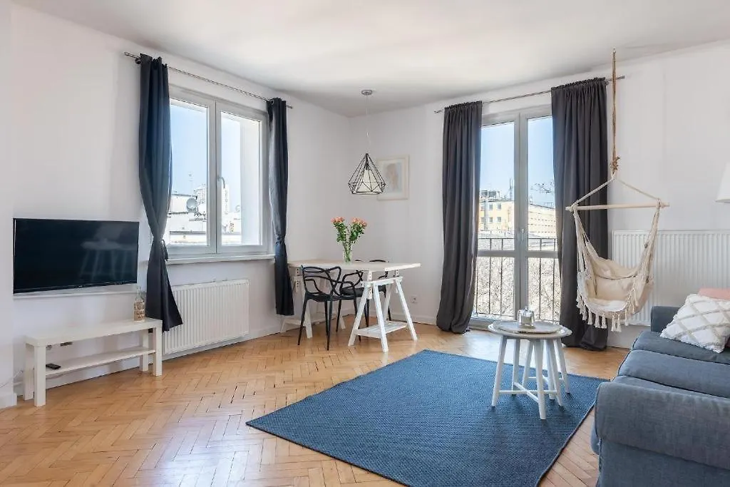 Wilcza 55: Central Private Apartment with Separate Bedroom Warsaw