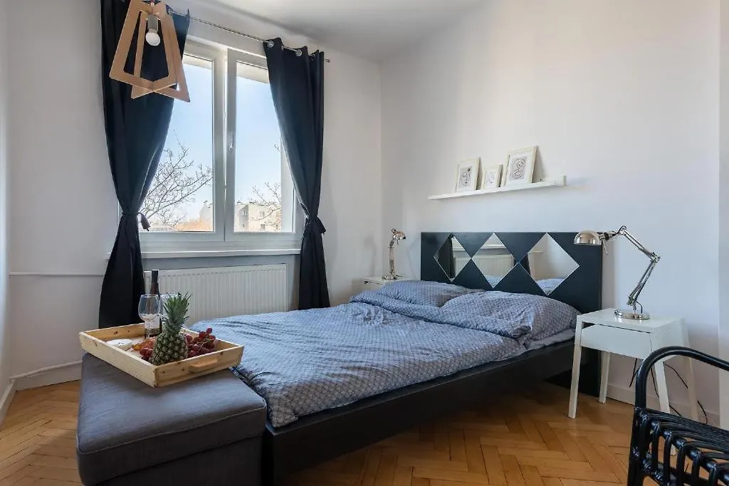 Wilcza 55: Central Private Apartment with Separate Bedroom Warsaw